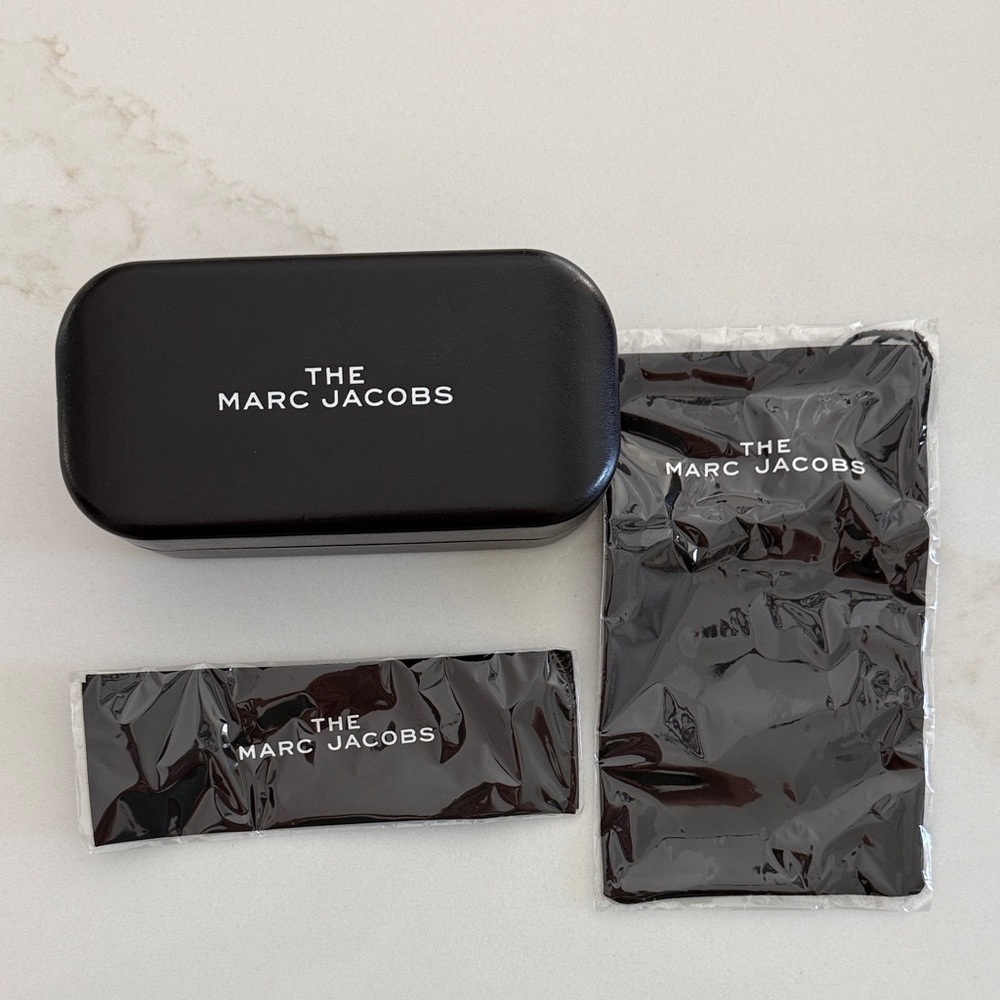 “MARC JACOBS” Accessory Set for your Sunnies Sunglasses Eyewear